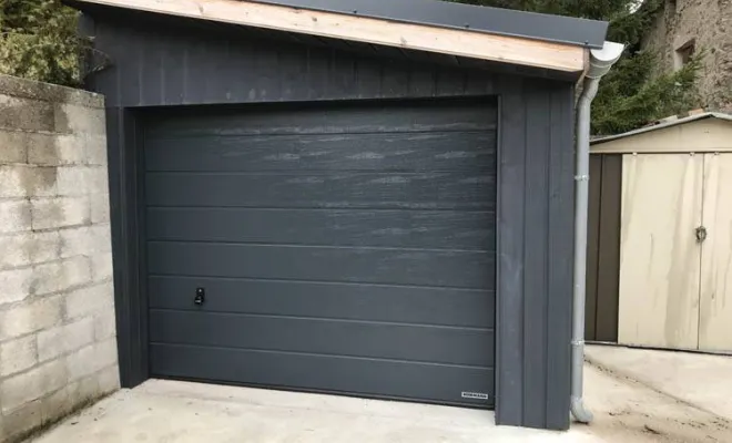 Installation de porte de garage, Saint-Bonnet-le-Froid, Mobe Construction Bois